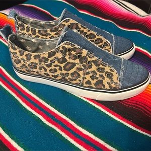 Gypsy Jazz Tennis Shoes NWOT